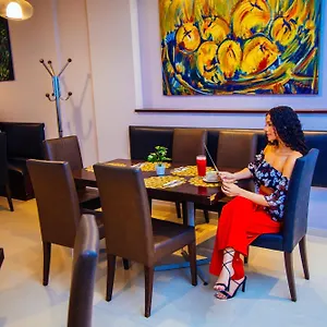 4* Отель Plaza Americas